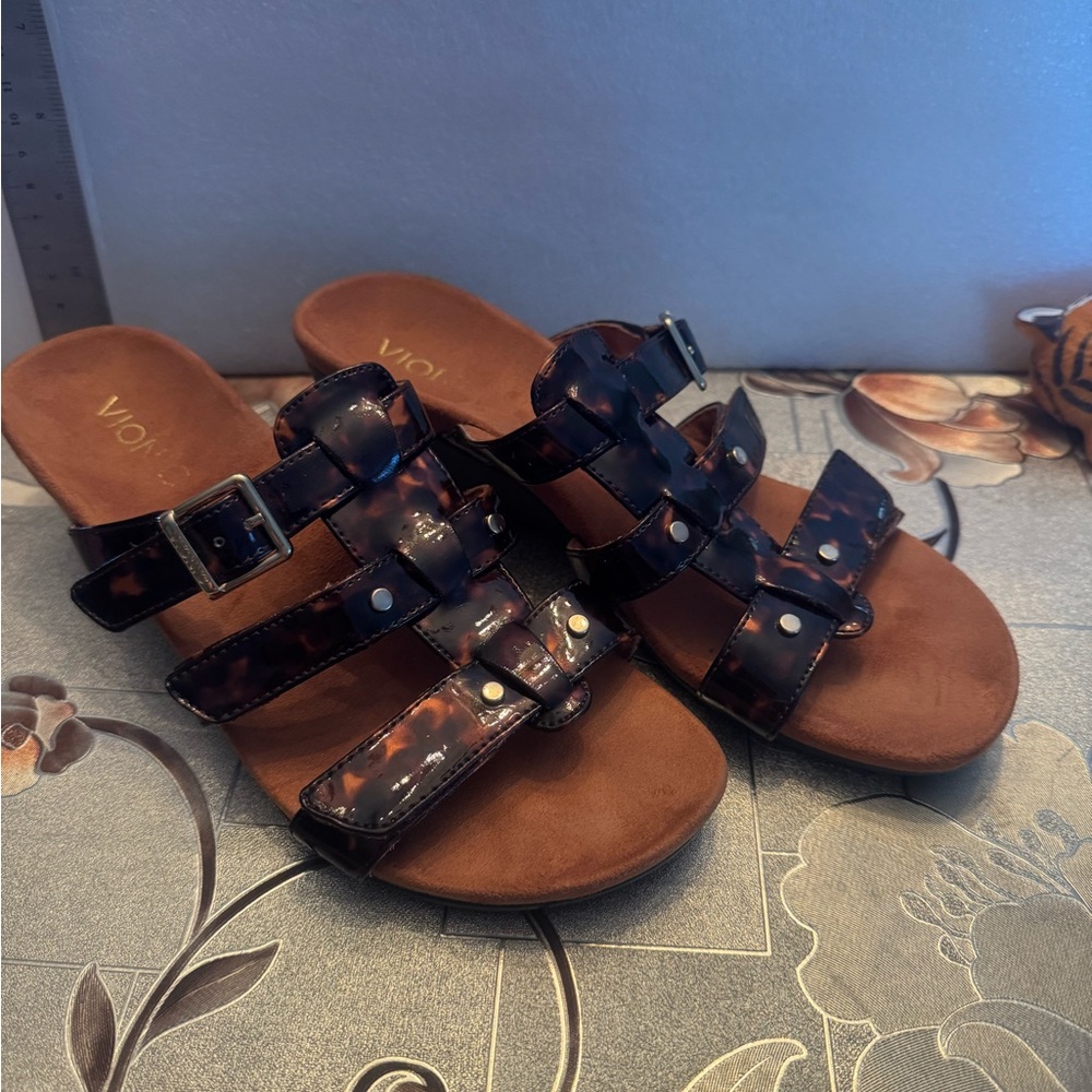 Vionic Tortoiseshell Buckle Sandals - image 4